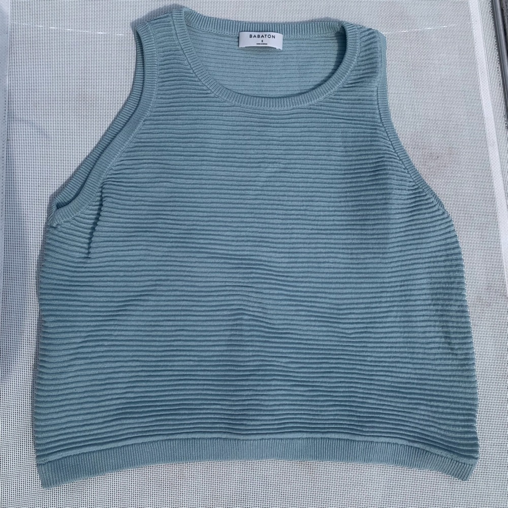 Aritzia Babaton label contour cropped tank in light green